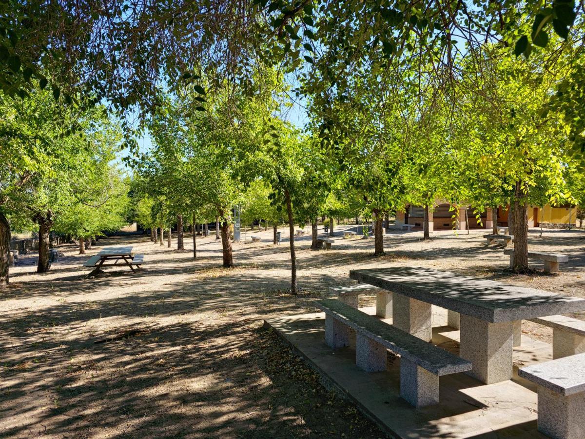 Apartamentos Rurales Tinguaton Aldeanueva de Barbarroya ภายนอก รูปภาพ